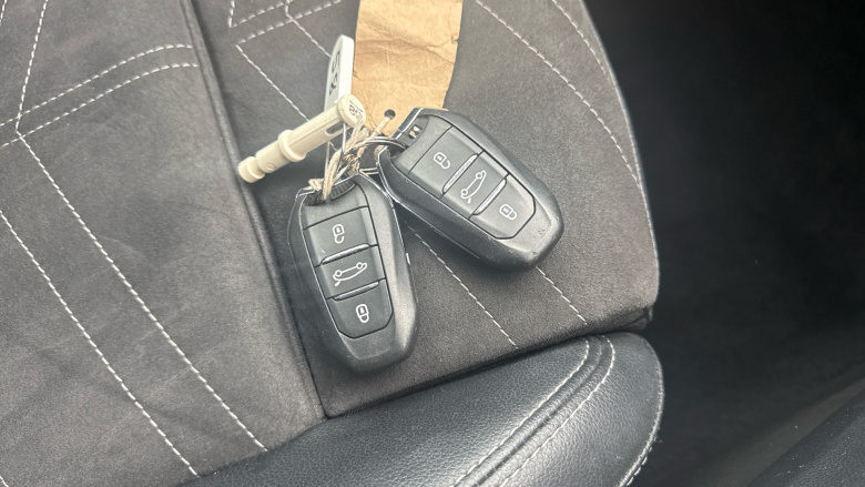 Vauxhall Grandland 1.2 Turbo Ultimate 5dr Petrol Hatchback